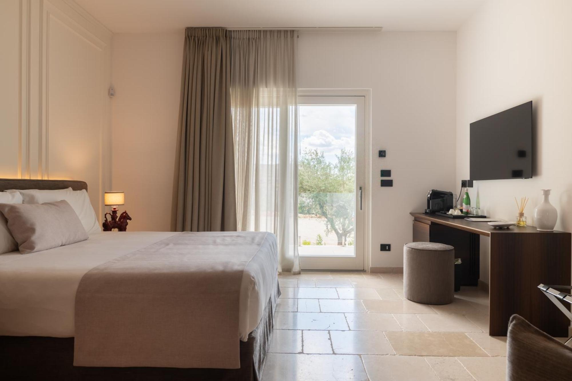 Essenza Relais Contemporaneo Bed & Breakfast Cisternino Eksteriør bilde